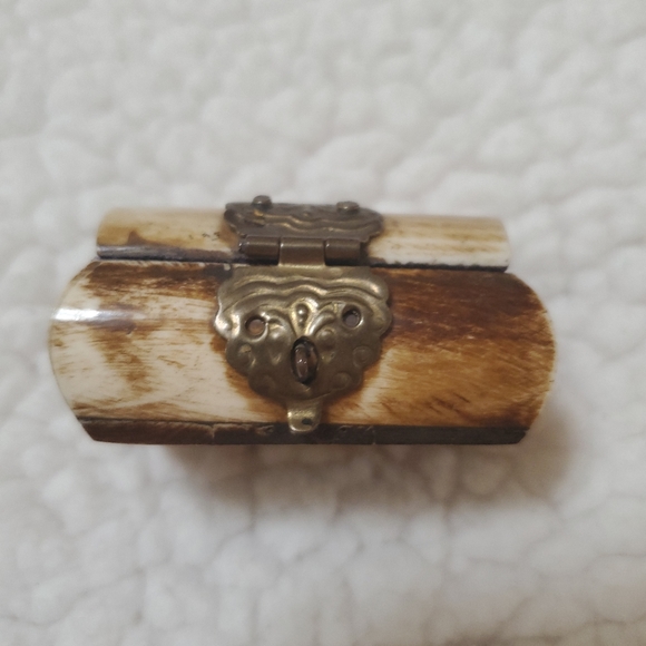 Vintage camel bone trinket box - Picture 3 of 8